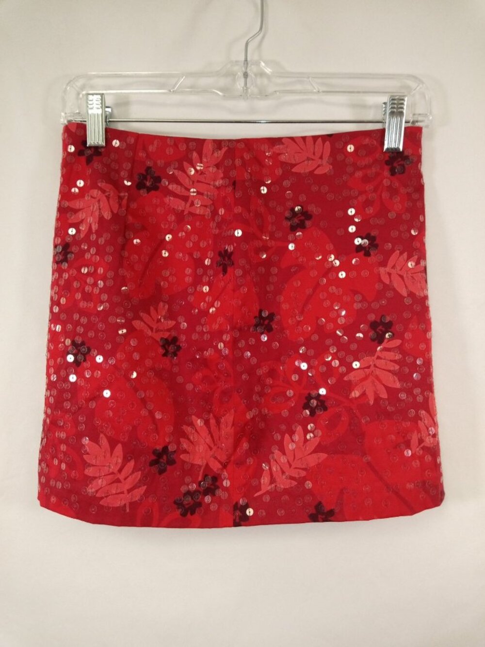 Vintage Y2K-era Express Stretch Red Floral Sequin Women's Mini Skirt Sz. 1/2